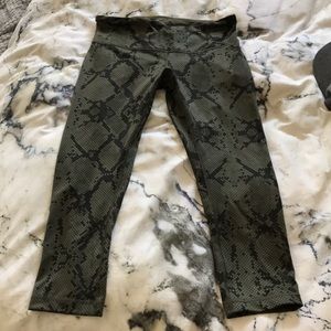 Lululemon crop pants